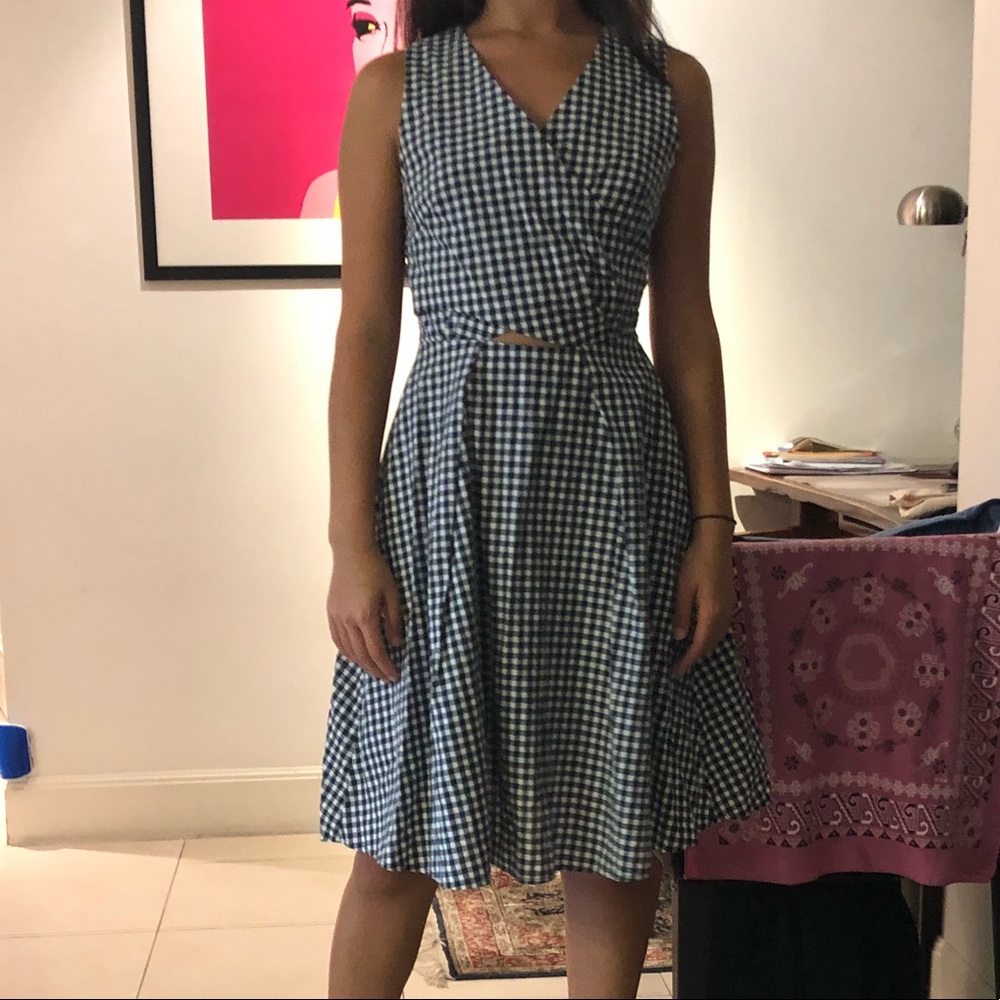 MO&CO Gingham Mid-length Dress with Keyhole
